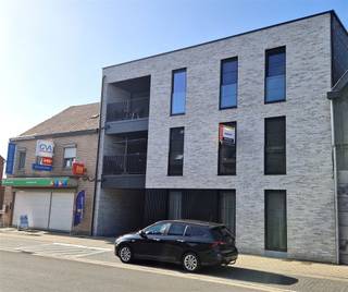 <p><span>Centrally located in Heist-Goor, we are pleased to present a newly built 2-bedroom apartment on the second floor. The apartment is located in a building with only 5 units.<br /><br /></span></p><p><span>This 85m² apartment features a spacious living area with an open kitchen (fully equipped), two bedrooms measuring 14m² and 8m², and a bathroom with a walk-in shower. There is also a spacious utility room and a separate toilet.<br /><br />There is a private covered terrace of 10m² adjoining the living area and kitchen, located at the rear of the building, offering a beautiful view of the 2,000m² green space behind the building, as well as the woods beyond. Access to a private garage, a communal bicycle storage area, and a separate storage room is included in the rent.<br /><br />This energy-efficient BEN apartment comes with an EPC rating of 9 kWh/(m²·year) and is also equipped with solar panels. The building is further equipped with an elevator. Available starting August 1, 2026.<br /><br />The common area fees are only 50 euros per month.</span><span><br /><br />Schedule your appointment online using the button on our website.</span><span> For any other questions, please contact us at 015/15 15 15 or info@dupont-vastgoed.be. <br /><br /></span></p>