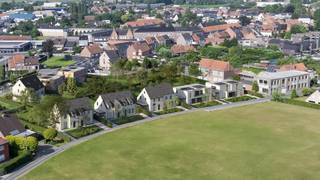 Lot 13 | 463 m² perceelsoppervlakte
Halfopen woning met 3 slaapkamers op een perceel van 463 m². Een comfortabele gezinswoning met een zonnige tuin. Dankzij het E-peil van E10 woon je klaar voor de toekomst.
Je woont hier in een rustige, groene omgeving vlak bij het centrum van Ardooie. Alles wat je dagelijks nodig hebt, ligt dichtbij.