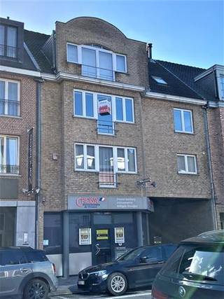 Inkomhal ca. 7,5 m² - parketLiving ca. 37 m² - parketKeuken ca. 12 m² - witte kasten met kunststof werkblad - geïnstalleerd met nieuw keramische...