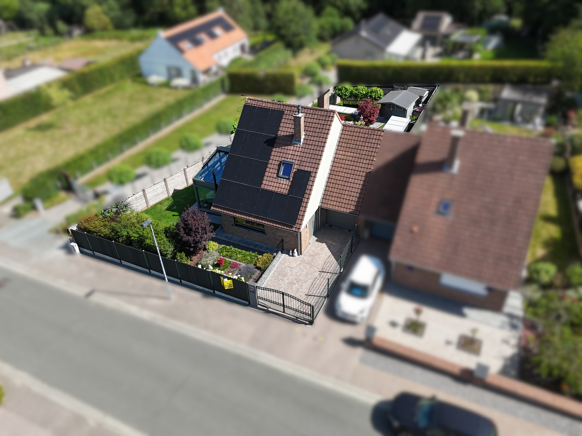 Energiezuinige woning met tuin en garage in rustige wijk! - foto 1