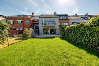 <p><span>Beautifully renovated investment property with 3 new apartments at Oude Godstraat 70, Edegem</span></p><p><span>Looking for a move-in-ready investment on the southern outskirts? At Oude Godstraat 70 in Edegem, we’re offering a fully renovated building with three brand-new apartments that have never been occupied since the renovation. So you’re starting with a clean slate. </span></p><p><span>Edegem is one of the most sought-after municipalities south of Antwerp: green, easily accessible, and with consistent rental demand, thanks in part to its proximity to the UZA and Campus Drie Eiken. That’s exactly what makes this location so attractive for those seeking stable, long-term rentals.</span></p><p><span>The entire building has recently undergone a high-quality renovation, both aesthetically and in terms of energy efficiency. No surprises, no impending investments: you’re buying a finished, energy-efficient property that’s ready to rent out. The energy-efficient renovation also means lower energy costs and a future-proof property—a factor that carries increasing weight with both tenants and potential buyers in the event of a future resale.</span></p><p><span>The three apartments:</span></p><ul><li><span>Unit 001 €299,000 estimated rent 1,100/month</span></li><li><span>Bus 101 €295,000 estimated rent 1,050/month</span></li><li><span>Bus 201 €239,000 estimated rent 875/month</span></li></ul><p><span>The investment in figures:</span></p><ul><li><span>Asking price for the entire property: 833,000</span></li><li><span>Rental income: 3,025/month 36,300/year</span></li><li><span>Gross return: approx. 4.36%</span></li></ul><p><span><br />The property is being offered as a single unit, ideal for investors seeking a combination of returns and convenience. The apartments are also available for sale individually at the prices listed above. Since the property is currently vacant, you have complete flexibility: rent them out yourself, move into one unit yourself, or resell them individually at a later date.#<span>NewLine#<br />george@sinjoor.be</span></span><span> or 0472 57 52 95</span></p>
