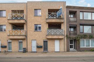 Stijlvol energiezuinig appartement met twee slaapkamers en garage .Binnenkomen doe je in de ruime, lichtrijke leefruimte met een open, volledig...