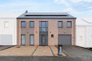 Gelegen in een rustig woonverkaveling in het dorp Wavreille, biedt deze halfopen bebouwing uit 2017 een combinatie van ruimte, moderne technieken...