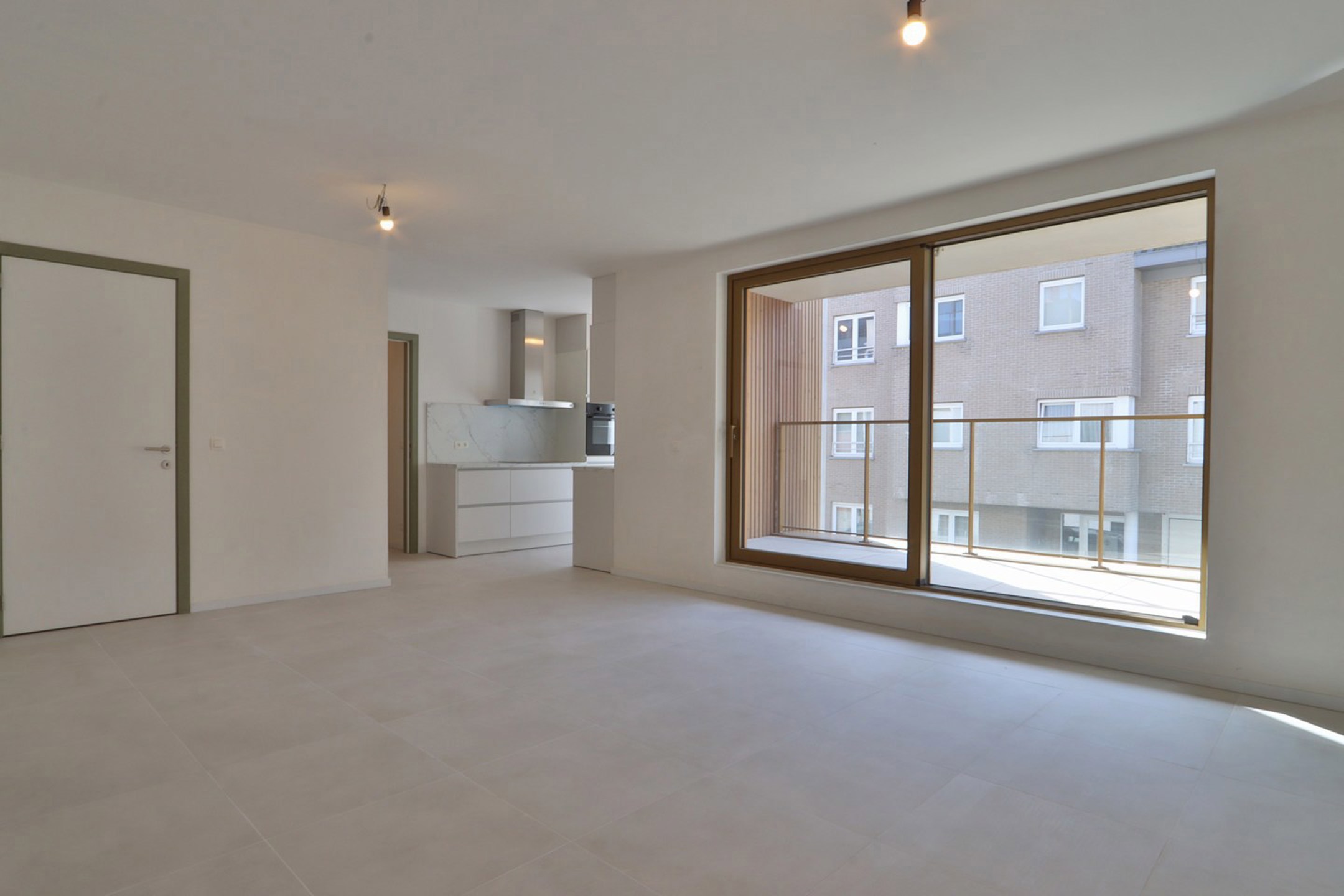 2 slpk BEN-appartement aan het station van Beveren!  - foto 2