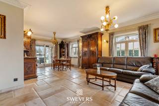 Voor meer info en foto’s, surf naar www.swevers.be – In een rustige woonwijk in Houthalen vind je deze vrijstaande woning met een...
