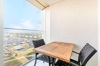 Schitterend appartement met panoramisch zicht op het Eilandje en Kempischdok.Gelegen op de achtste verdieping van de gloednieuwe residentie...