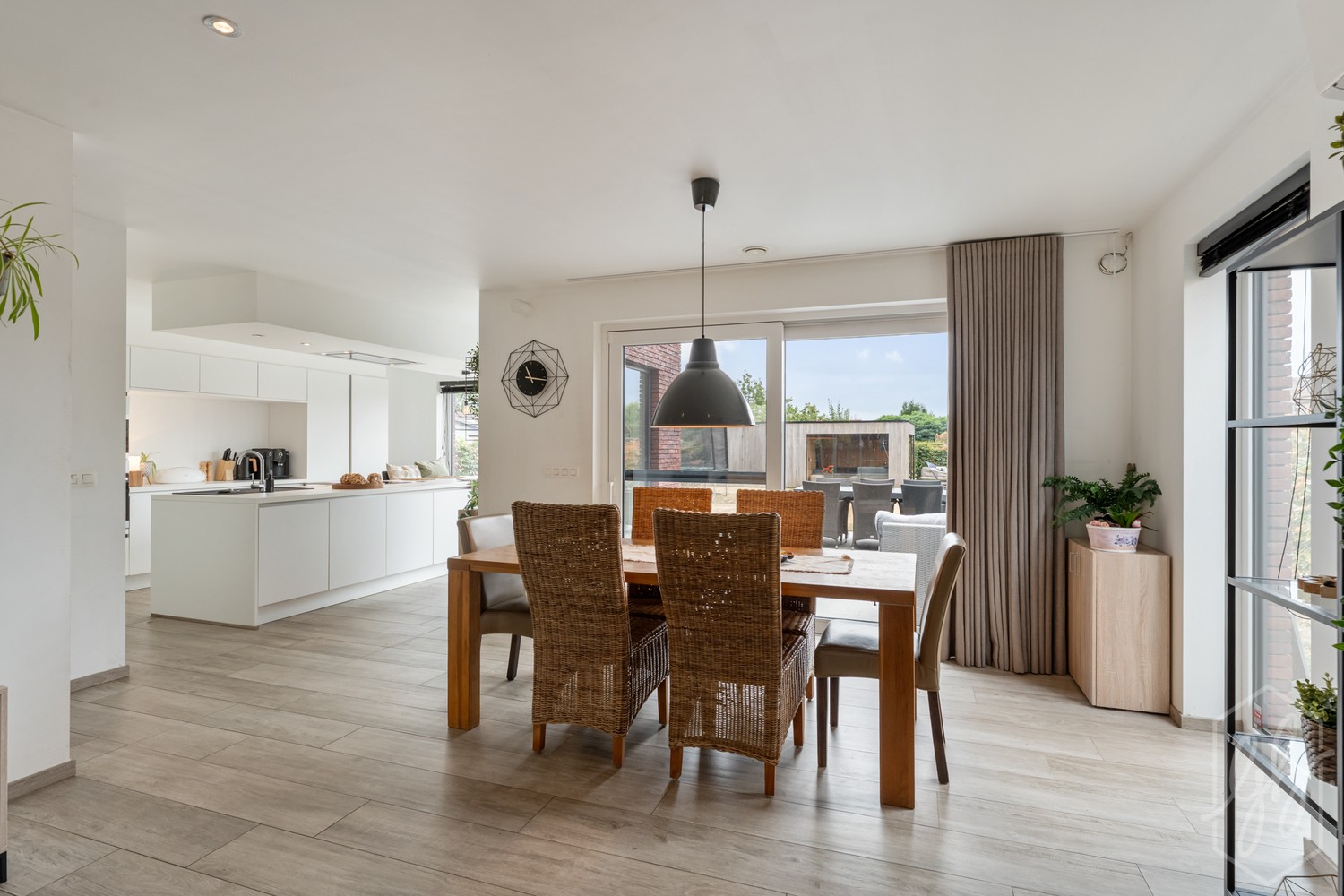 Instapklare BEN woning uit 2019 met zuidgerichte tuin en poolhouse - foto 5