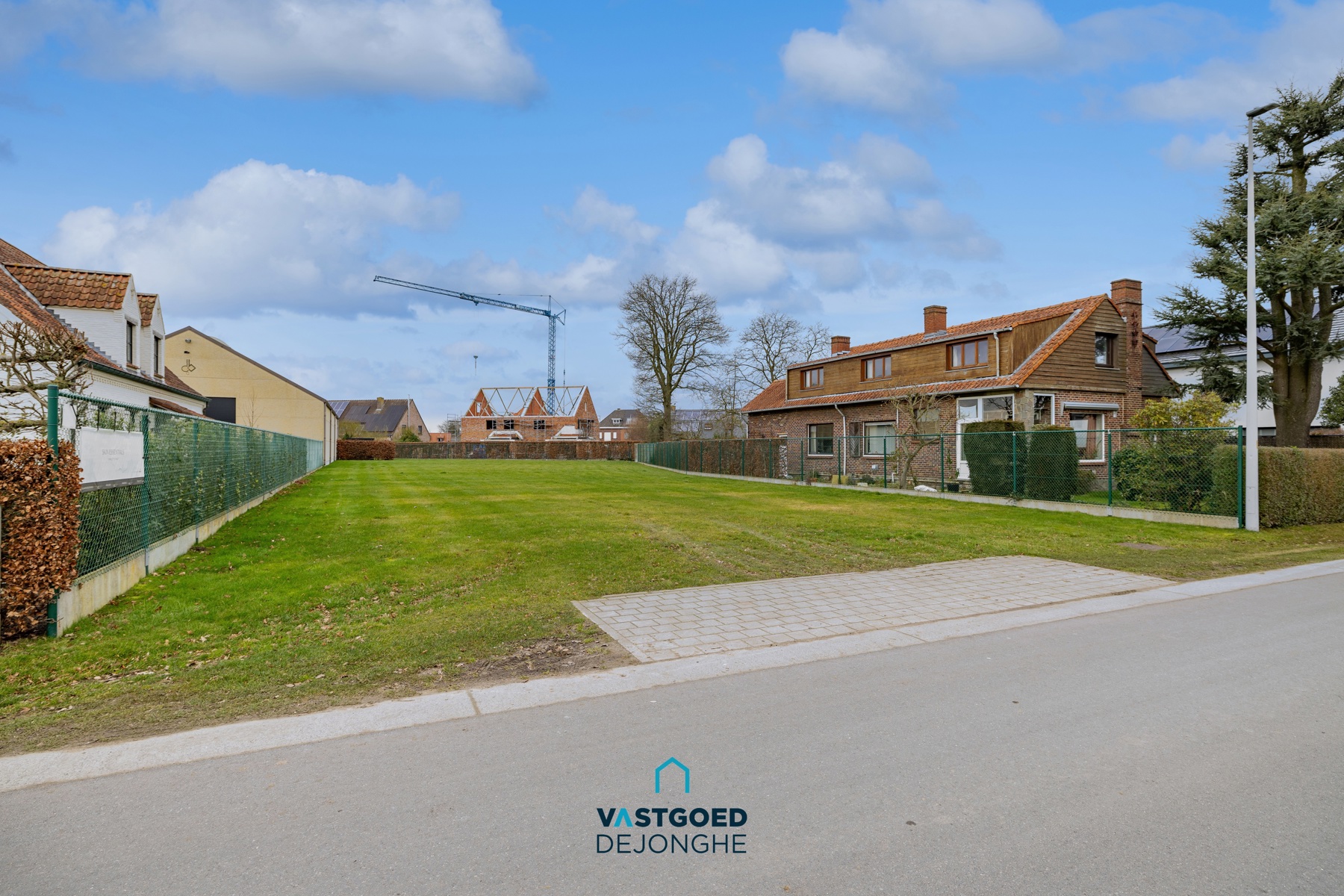 Bouwrijp, ruim lot bouwgrond voor open bebouwing - foto 4