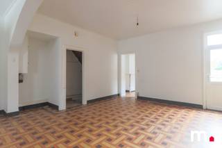 Bent u op zoek naar een woning in een centrale buurt? Deze woning in Deerlijk biedt alles wat u zoekt! Met een grondoppervlakte van 180 m² en...
