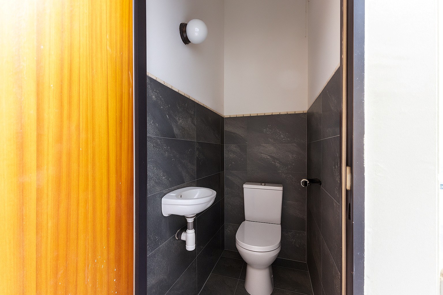 Handelsgelijkvloers (48m²) op toplocatie! - foto 3