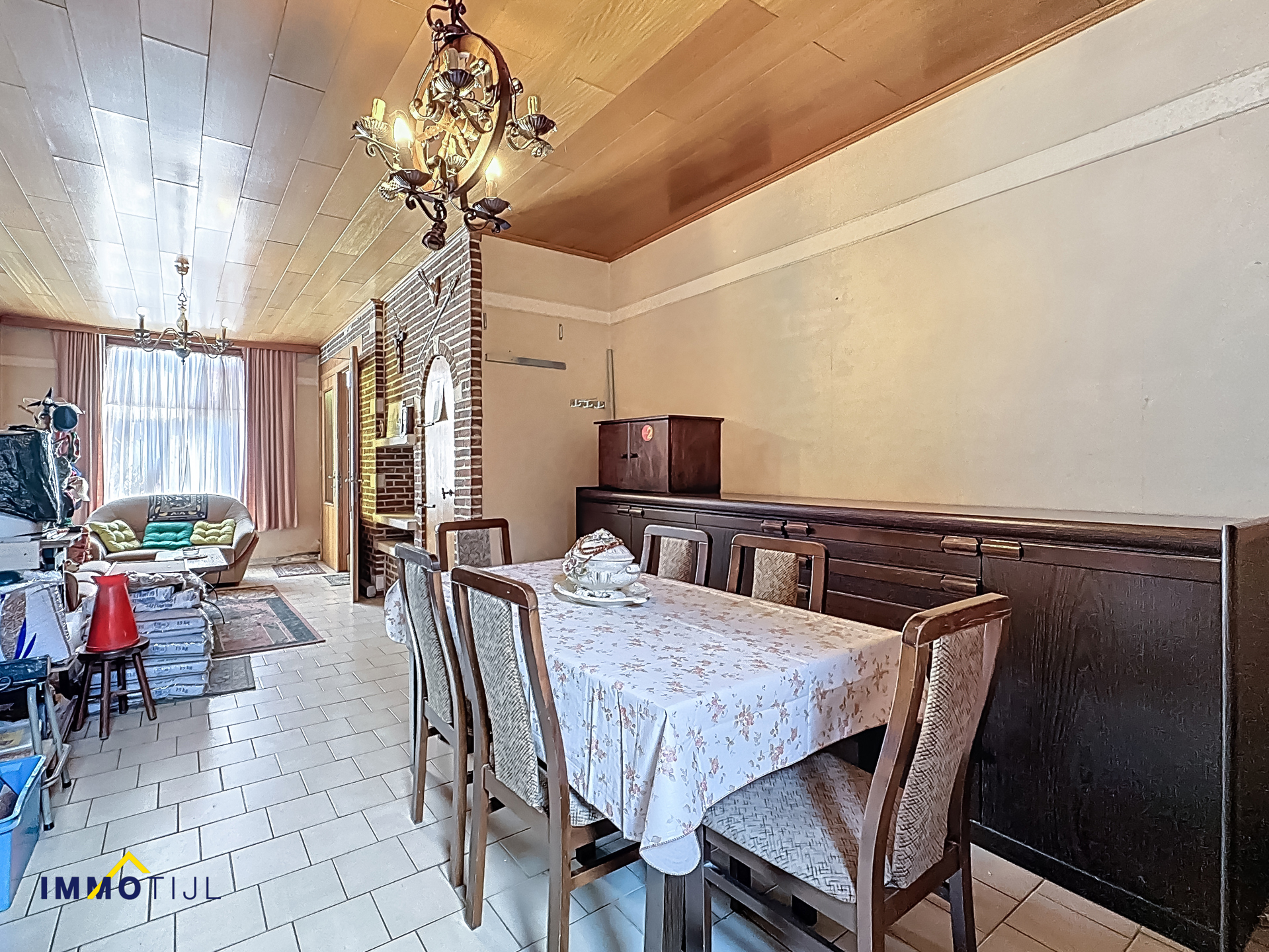 Goed gelegen renovatiewoning met tuin en parkeergelegenheid! - foto 3