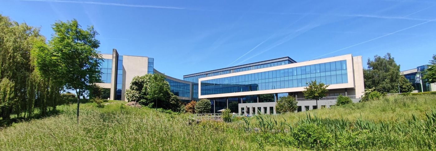 Stijlvolle kantoorruimte van 300 m² nabij de R0 te Anderlecht - photo 1