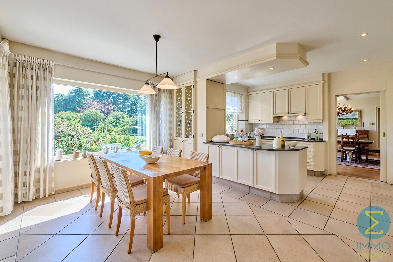 Exclusieve villa met bijgebouwen op 6.660m² grond - foto 4