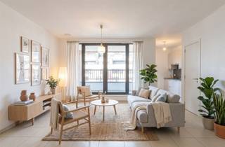 NETTO RENDEMENT VAN 3,5% MOGELIJK!EPC B+, ELEKTRICITEIT CONFORMWelkom in dit charmante appartement van 85 m². Dit fijne appartement biedt alles wat u nodig heeft voor comfortabel wonen in een moderne buurt. Bod vanaf €299.000!Het appartement beschikt over twee gezellige slaapkamers. De lichte en ruime woonkamer nodigt uit tot ontspanning en biedt een aangename, huiselijke sfeer. De open keuken is volledig ingericht en is voorzien van moderne apparatuur.Een van de troeven is het gezellige, overdekte terras. Het biedt een aangename plek om te ontsnappen en van de frisse lucht te genieten, met een prachtig zicht op de Erasmus Gardens. De ligging in Anderlecht is ideaal: u bevindt zich in een dynamische buurt met winkels, openbare vervoersmogelijkheden, een ziekenhuis, kinderdagverblijf, snelle connectie met de ring van Brussel, ... . Perfecte combinatie van stedelijk comfort en woongenot!Dit appartement is een uitstekende gelegenheid voor wie op zoek is naar een fijne thuisbasis. Mogelijkheid om de staanplaats apart aan te kopen voor 20.000 euro.