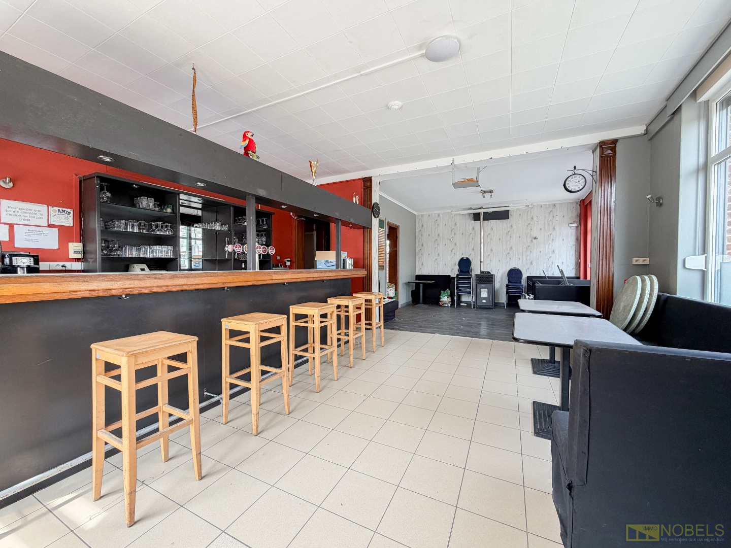 Te koop, Handelspand met ruime woonst op commerciële topligging te Amougies! - foto 4