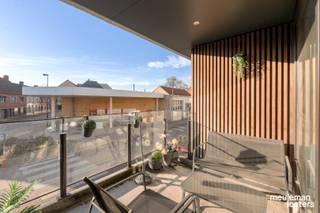 In deze recent gebouwde residentie vind je op de eerste verdieping dit instapklare en lichtrijke appartement terug. Het pand is energiezuinig...