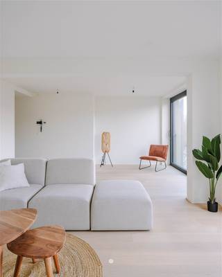 SINT-NIKLAAS - READY TO MOVE IN AND STYLISH APARTMENT WITH TERRACEAre you looking for a spacious and bright apartment in the heart of Sint-Niklaas?...