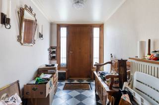 Ontdek dit interessante eigendom bestaande uit twee appartementen, ideaal voor wie op zoek is naar een slimme investering. Door de...