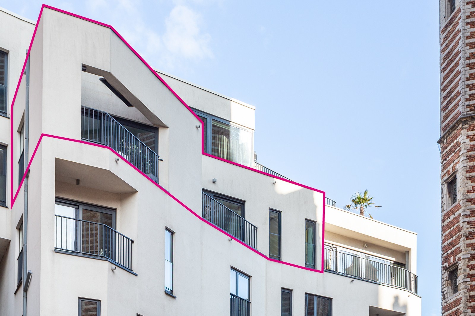 Furnished luxury apartment at a prime location - photo 1