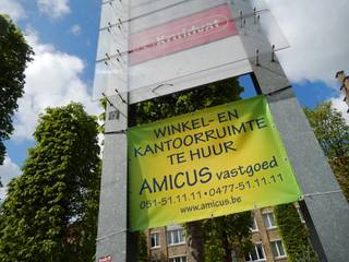 mooie commerciële ruimte met parking, voor kantoor of winkel, in hartje Diksmuide