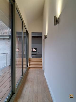 Karaktervol appartement met 2 slaapkamers, gelegen in het centrum van Borgloon. Het appartement is gelegen op de 2de verdieping.Verder treft men op...