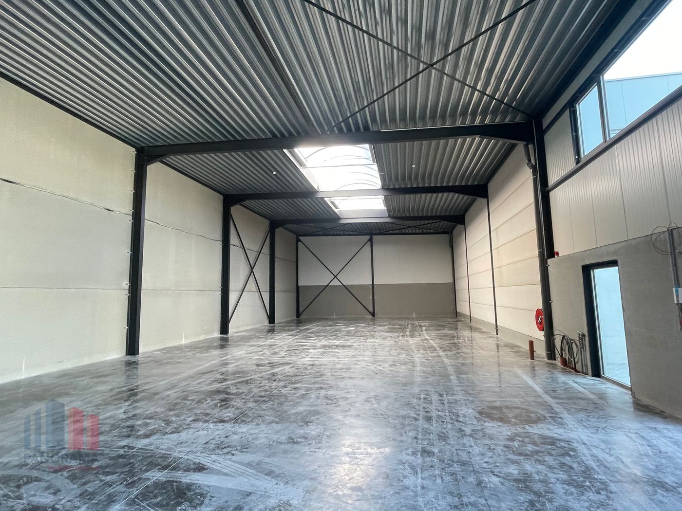 LAATSTE NIEUWBOUW KMO-unit van 384 m² langs Torhoutsesteenweg - foto 4