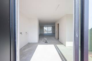 Deze prachtige nieuwbouwresidentie biedt een unieke combinatie van luxe en comfort op een centrale locatie, met winkels, het openbaar vervoer en...