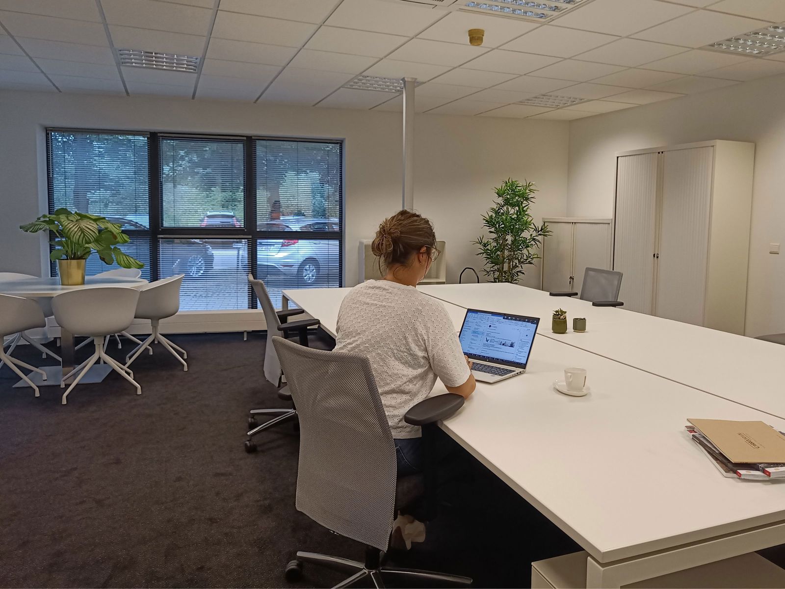 Kantoor voor 4 personen aan de Grote Ring van Hasselt - foto 1