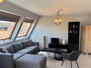 Gemeubeld duplexappartement in de mooie residentie ' Zuiderbries II' gelegen in de Duinenstraat.De benedenverdieping omvat een gezellige woonkamer,...