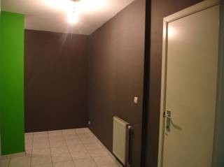 Mooi en ruim appartement met 1 slaapkamer in het stadscentrum van Zoutleeuw.De algemene onkosten van 38 € omvatten het onderhoud en gebruik van de...