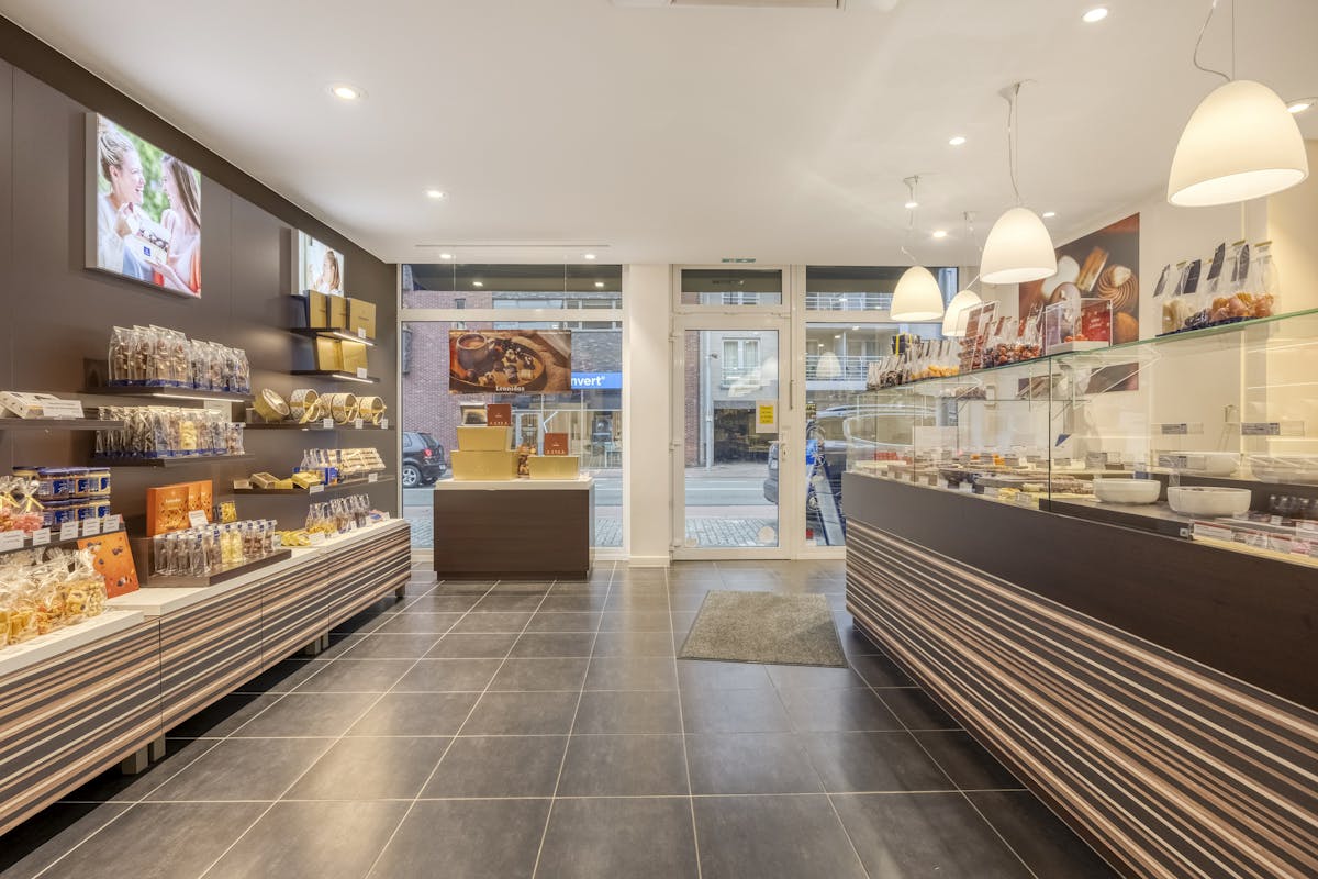 Opbrengsteigendom te koop in centrum van Eeklo - foto 3