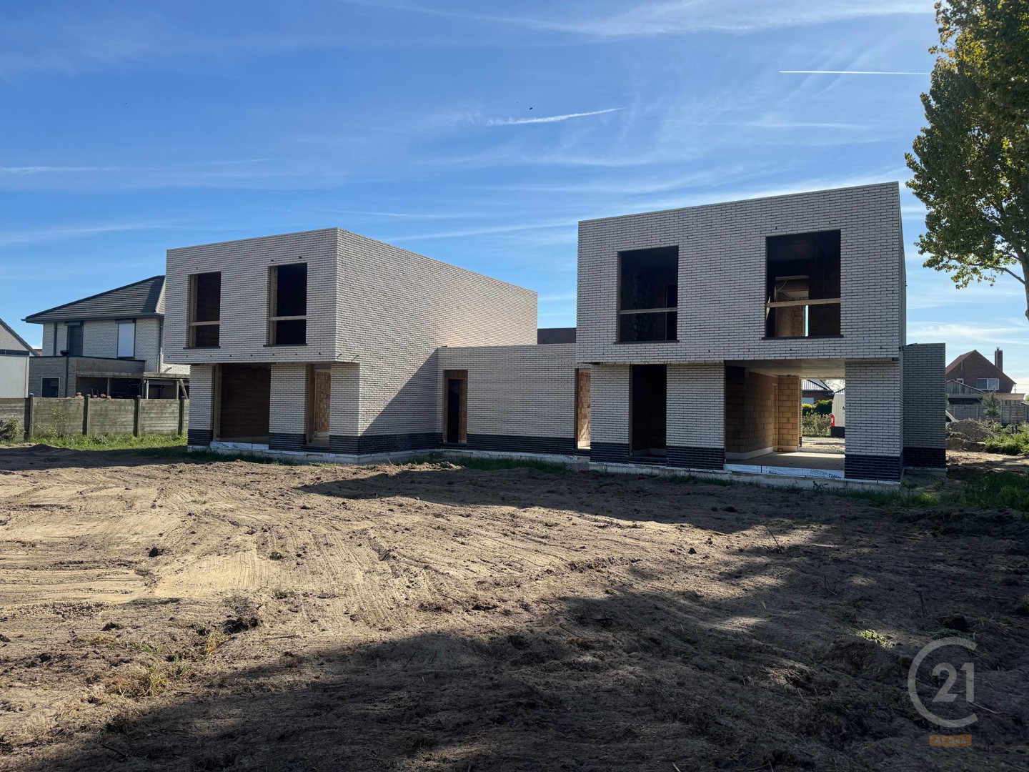 Moderne gezinswoningen met 3 ruime slaapkamers, 2 badkamers en inpandige garage! - foto 2