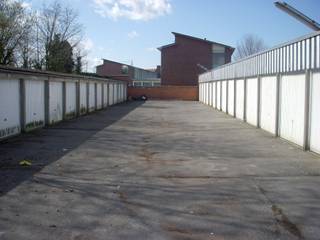 Garage for rent in Oostkamp