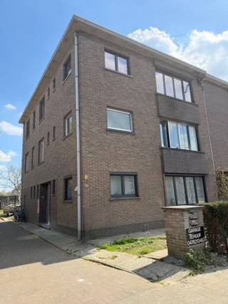 RECENT GERENOVEERD APPARTEMENT VLAKBIJ KOOPCENTRUM 2 DE VERD GEEN LIFT alles nieuw lichte living, nieuwe ingerichte moderne keuken, nieuwe badkamer...