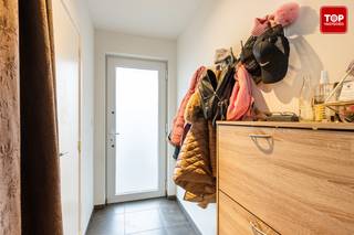 Dit instapklare appartement dateert van 2010 en is energiezuinig. Dankzij de grote raampartijen geniet de woonruimte van een aangename en...