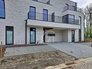 Ontdek dit prachtige nieuwbouwappartement, gelegen in een rustige straat met een uitstekende bereikbaarheid.Op wandelafstand vindt u winkels, scholen...