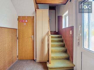 Maison 3 façades très bien située, avec un beau jardin à l’arrière, sur une parcelle de 7a 26ca. Construite en 1961 et agrandie en 1994, cette...
