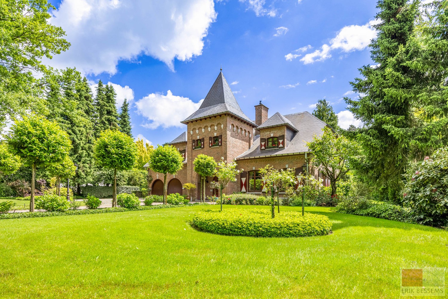 Ruime vrijstaande villa gebouwd in 1989, 365m² woonoppervlakte - photo 1