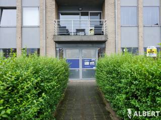 Centraal gelegen commerciële ruimte van 117 m² – instapklaar en veelzijdigDeze commercieel aantrekkelijke ruimte van 117 m² bevindt zich op een...