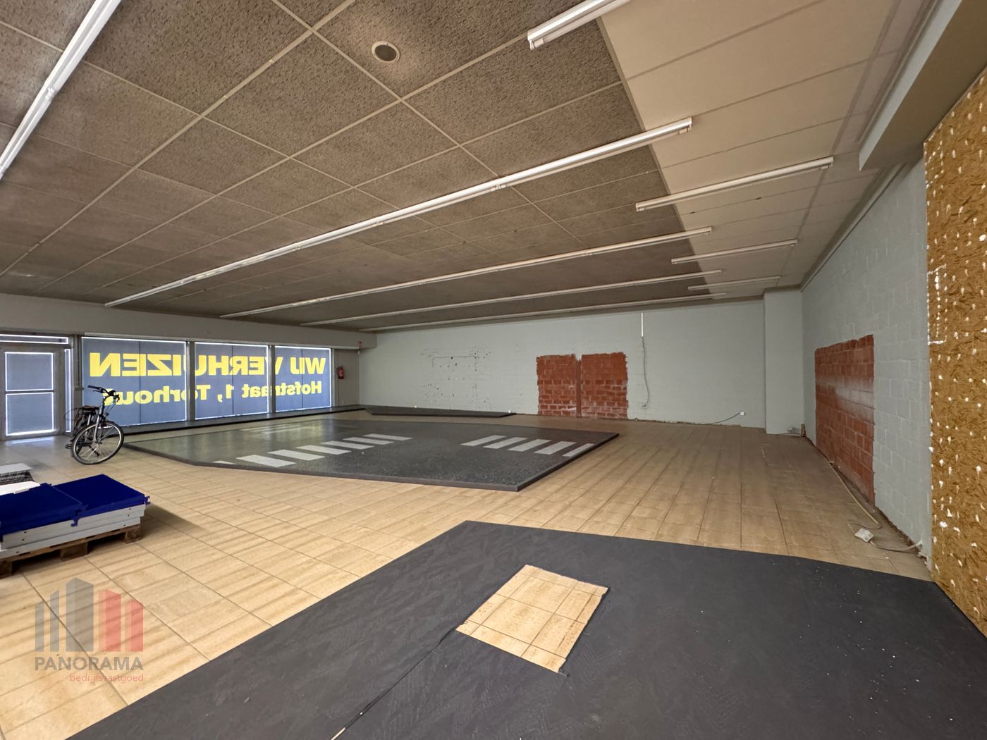 CENTRAAL GELEGEN HANDELSPAND VAN 837 M² - foto 4