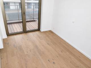 <span>Dit super toffe energiezuinige</span><strong><span> </span>1 slaapkamer appartement</strong><span> op de</span><strong><span> </span>eerste verdieping</strong><span> met een oppervlakte van 85 m² biedt alle comfort. Met een ligging </span><strong>nabij de watersportbaan</strong><span>, in de omgeving van het Jan Palfijn ziekenhuis, met supermarkten en sportfaciliteiten in de onmiddellijke omgeving, met een </span><strong>makkelijke verbinding</strong><span> naar de Gentse binnenstad en met kortbij de oprit van de</span><strong><span> </span>R4</strong><span> met vlotte connectie naar overal is dit de perfecte uitvalsbasis voor wie in Gent wil wonen.</span><br /><br /><span>Via de inkomhall kom je in de </span><strong>gezellige leefruimte</strong><span> (parket) terecht met </span><strong>open geïnstalleerde keuken</strong><span> en via het </span><strong>grote schuifraam</strong><span> met toegang tot het </span><strong>grote terras</strong><span>.</span><br /><br /><span>De </span><strong>keuken</strong><span> is voorzien van een vitrokeramische kookplaat, een dampkap, een combi microgolf oven, een inbouwkoelkast en een vaatwasmachine.</span><br /><span>Er is een </span><strong>badkamer</strong><span> met dubbele lavabo en geïnstalleerde douche. Daarnaast is er ook nog een berging en een apart toilet. Verder heb je een </span><strong>lichtrijke masterbedroom</strong><span>. </span><br /><br /><span>Tot het appartement behoren tevens een <strong>ondergrondse staanplaats (P17)</strong> en een <strong>ondergrondse berging (B8)</strong>, inbegrepen in de huurprijs.</span><br /><br /><span>Domicilie verplicht.</span><br /><span>Huurprijs : </span><strong>945 Euro per maand</strong><br /><span>Huurwaarborg : 3 maanden huur</span><br /><span>Gemeenschappelijke lasten : <strong>75 Euro forfait</strong> per maand</span><br /><span>Er zijn individuele tellers voor water, gas en electriciteit.</span><br /><span>Mobiscore : 9,7/10</span><br /><span>Beschikbaar <strong>vanaf 01/10/2026</strong></span><br /><span>Bezoeken enkel na afspraak.</span><br /><br /><strong>Een bezoek plannen? Dit kan enkel via onze website www.stellarimmo.be/te-huur. Ga naar het pand en klik op de Een bezoek aanvragen knop onder de foto van de makelaar.<br /><br />Verdere info via martine@stellarimmo.be</strong>