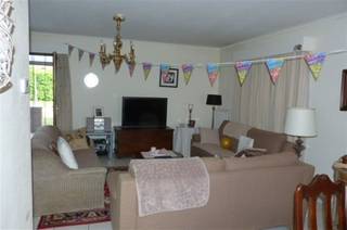 <p><span>Gezellige woning met 3 slaapkamers, ruime tuin en garage in het landelijke Kortenbos.</span></p><p><span>Deze woning bestaat uit living, keuken, badkamer, 3 slaapkamers, garage, terras en ruime tuin. Er is tevens een zolder (plafond geïsoleerd) en een kruipkelder.</span></p><p><span>Afmetingen van de woning:</span></p><p><span>- Living : 5.60 m x 4.00 m + 3.40 m x 4.10 m</span></p><p><span>- Keuken : 3.00 m x 4.00 m</span></p><p><span>- Badkamer : 3.50 m x 2.90 m</span></p><p><span>- Slaapkamer 1 : 3.20 m x 4.60 m</span></p><p><span>- Slaapkamer 2 : 2.50 m x 4.50 m</span></p><p><span>- Slaapkamer 3 : 2.50 m x 3.30 m</span></p><p><span>- Garage : 5.70 m x 2.80 m</span></p><p><span>- Terras : 3.00 m x 9.00 m</span></p><p><span>EPC:   264 kWh/m² </span></p><p><span> </span></p>