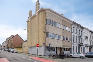 Mechelen: Handelshuis met tal van mogelijkheden nabij het station en de Vaart te koopDit handelshuis, momenteel ingericht als kantoorruimte, komt te...