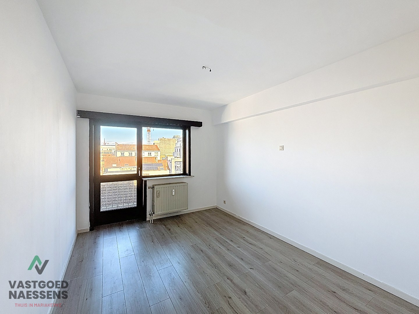 APPARTEMENT PRÊT À L'EMPLOI AVEC 2 CHAMBRES - EMPLACEMENT CENTRAL - photo 5