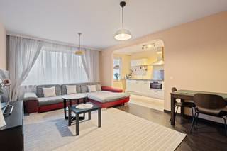 Te koop: verzorgd appartement in Sint-Stevens-Woluwe, op een rustige locatie nabij invalswegen en openbaar vervoer.Dit appartement uit 1976 biedt een...