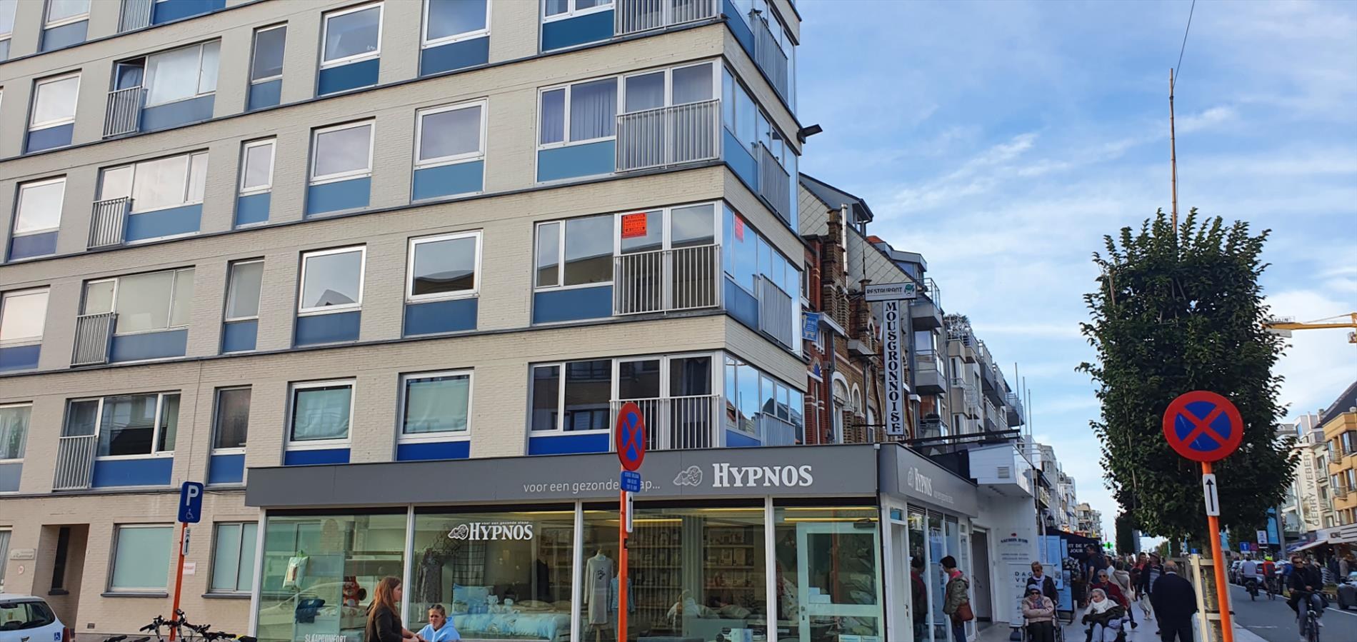 RUIM  APPARTEMENT MET 2 SLAAPKAMERS IN HET CENTRUM VAN KOKSIJDE-BAD - foto 4