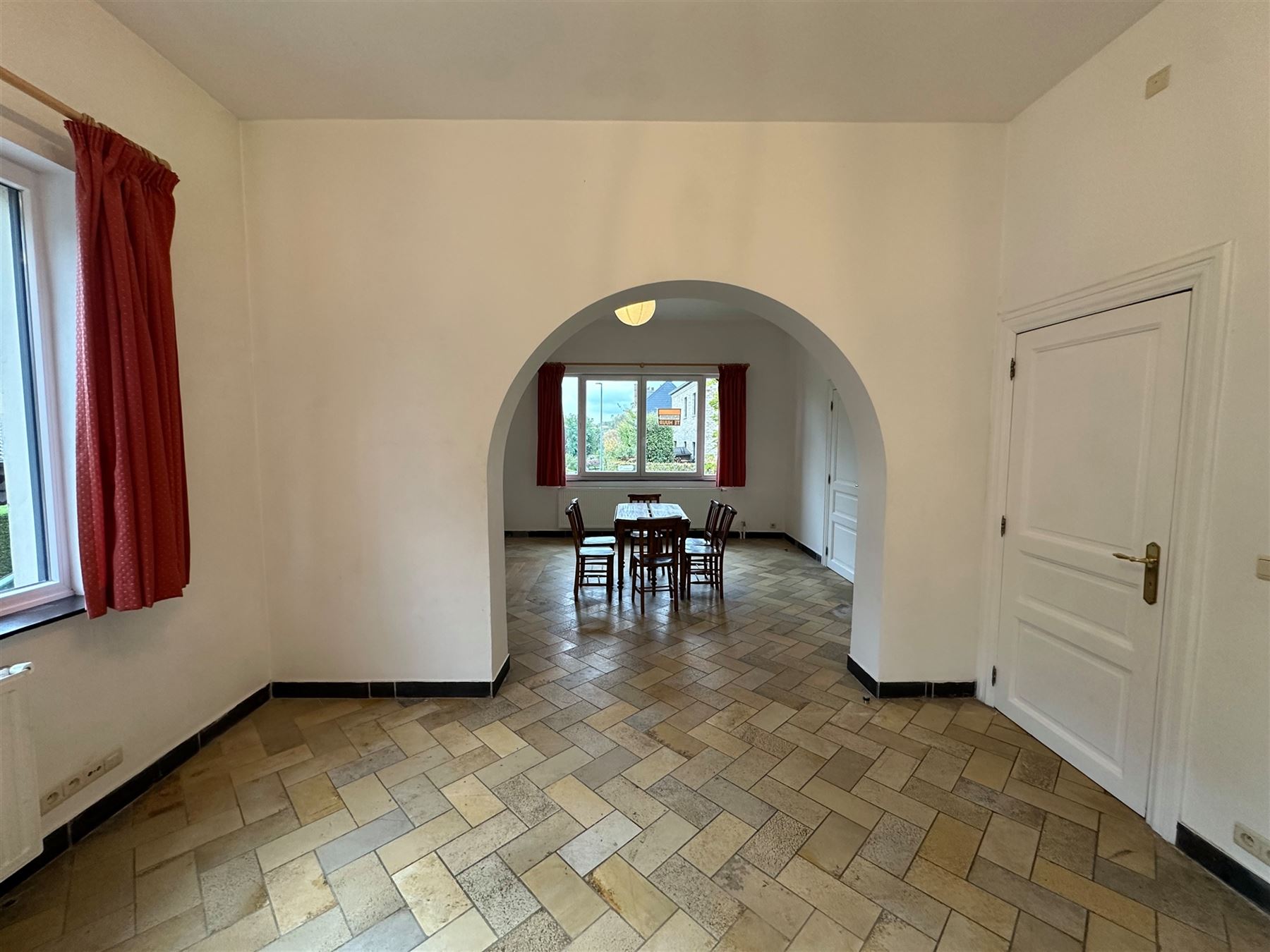 Ruime woning met 4 kamers en 2 badkamers - foto 4