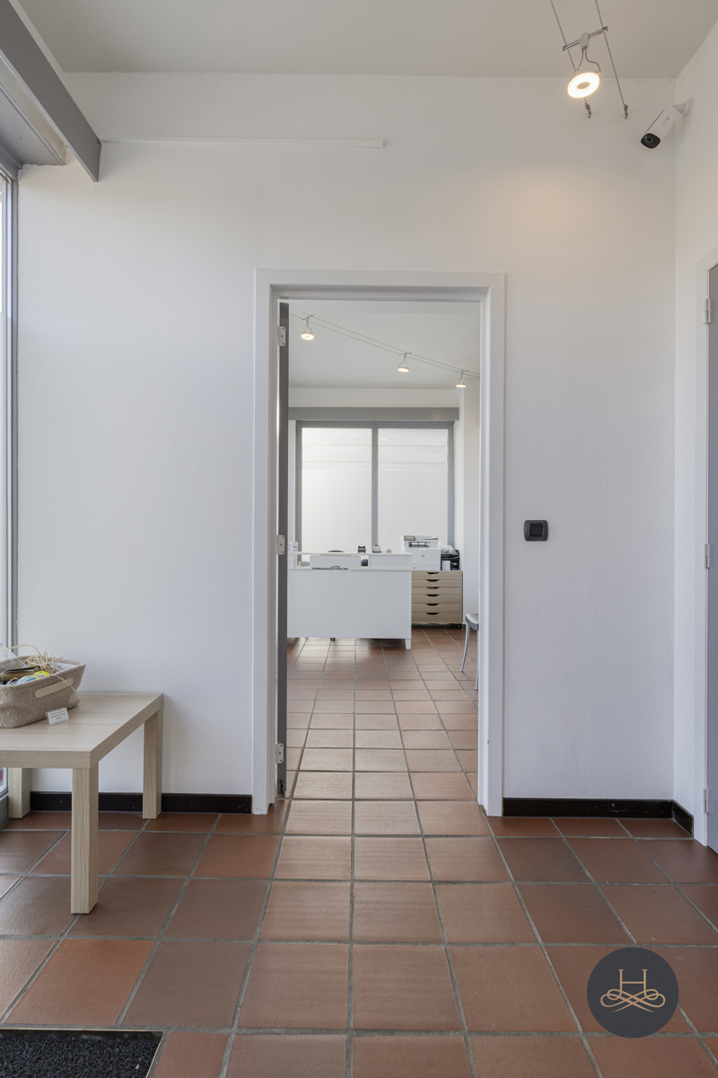 Veelzijdige handelszaak op centrale ligging - foto 5