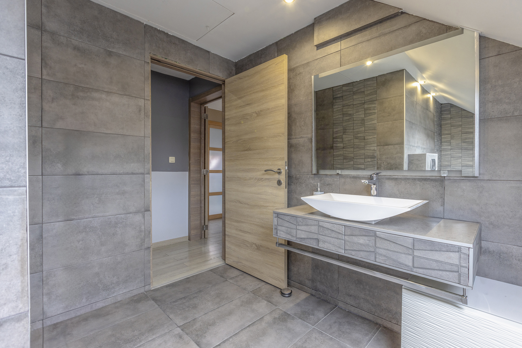 Ruime instapklare villa met tuin en dubbele garage te Dilbeek - foto 4