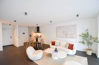 DescriptionAppartement élégant avec spacieuse terrasse ensoleillée situé dans la résidence The Tower.Ce bel appartement avec une grande terrasse...